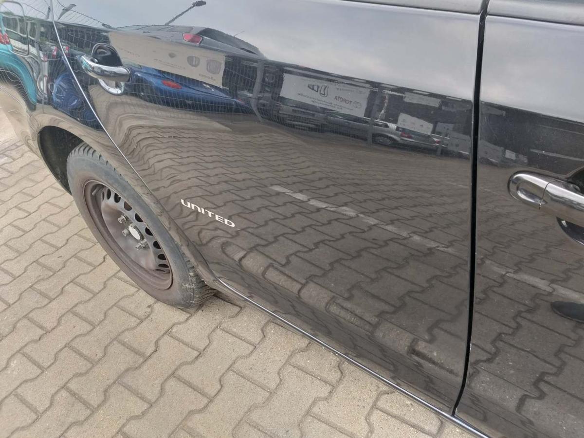 VW Jetta 1K2 original Tür hinten rechts LC9X Deepblack Bj.2009 VW Jetta 1K2 original Tür hinten rechts LC9X Deepblack Bj.2009